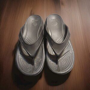 Iconic Crocs Comfort Mens Black Thong Flat Flip Flops Size 13 Water Shoes